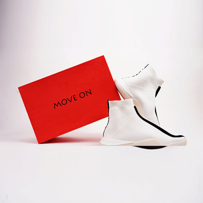 TRAINERS (WHITE)